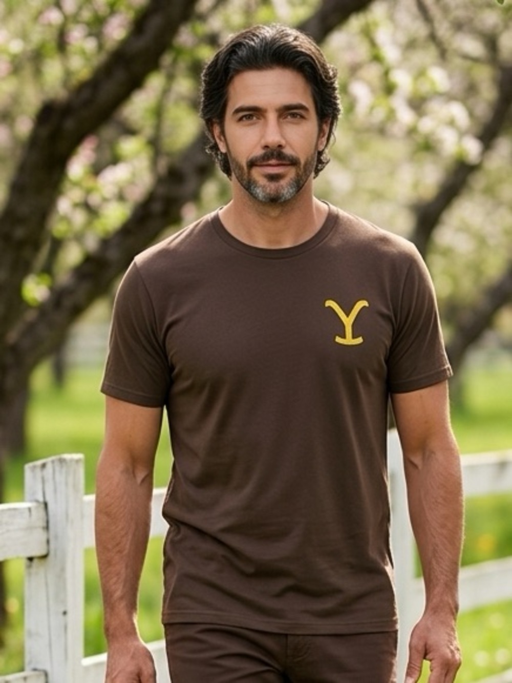 NWT Yellowstone Men’s Brown Short Sleeve Graphic T-Shirt Front Logo - Size XL